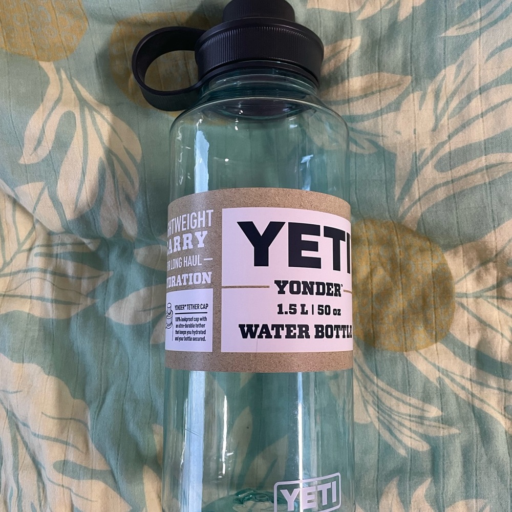 NWT YETI Yonder 1.5L Water Bottle